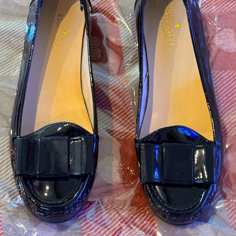 Kate Spade ♠️ black patent leather loafers flats with bows